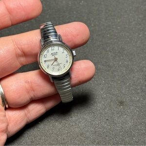 Acqua by TIMEX Indiglo Quartz Women’s Silver Tone Watch Stretch Band Working
